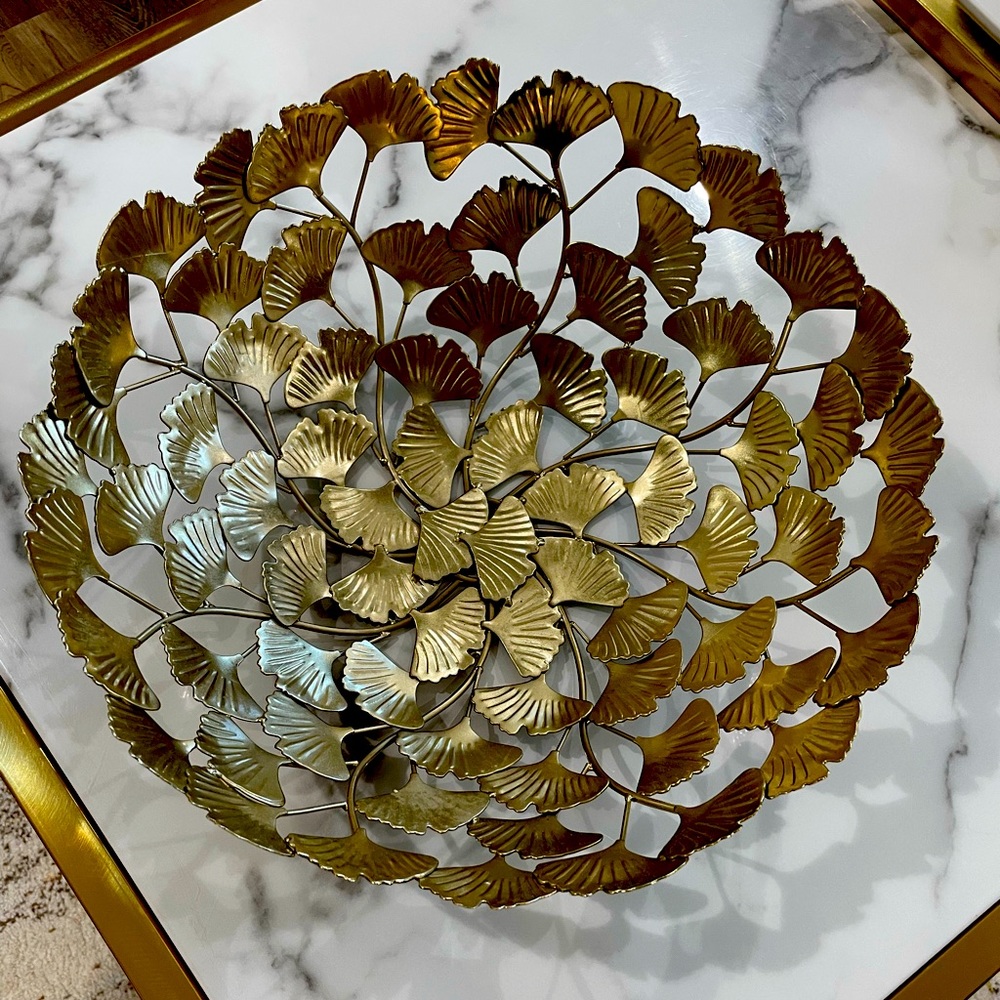 Ginkgo biloba leaf basket